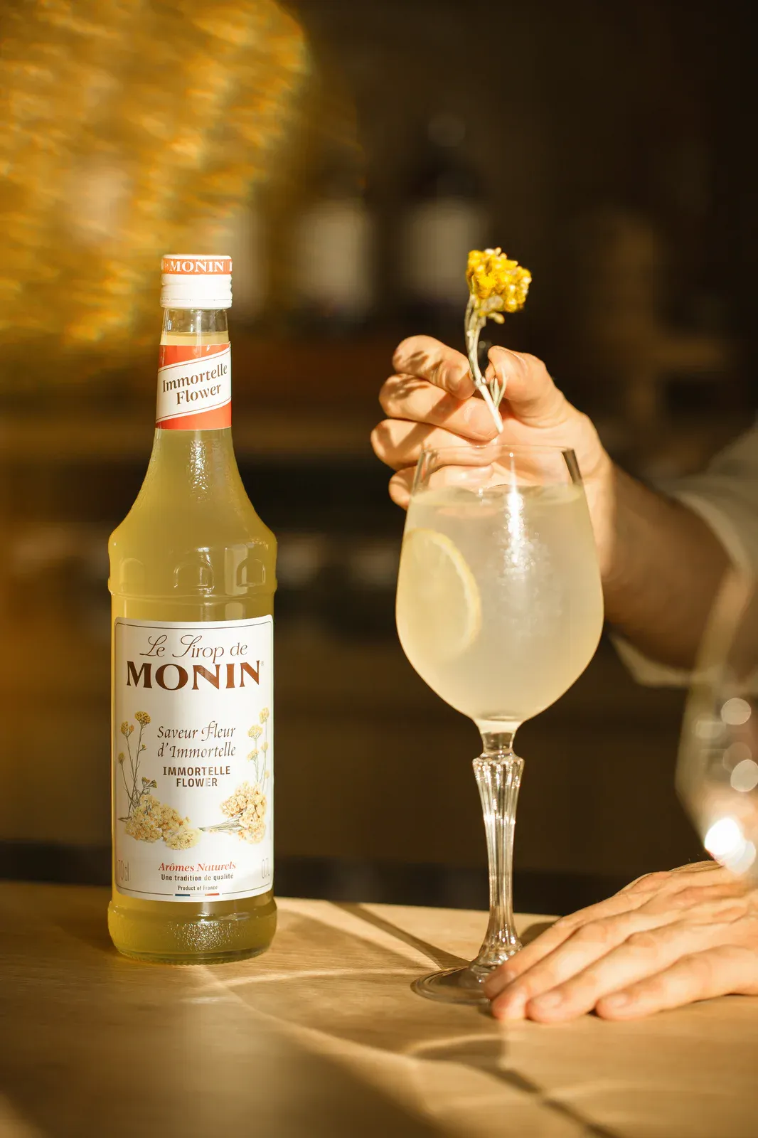 MONIN Slaměnka s květinovým drinkem