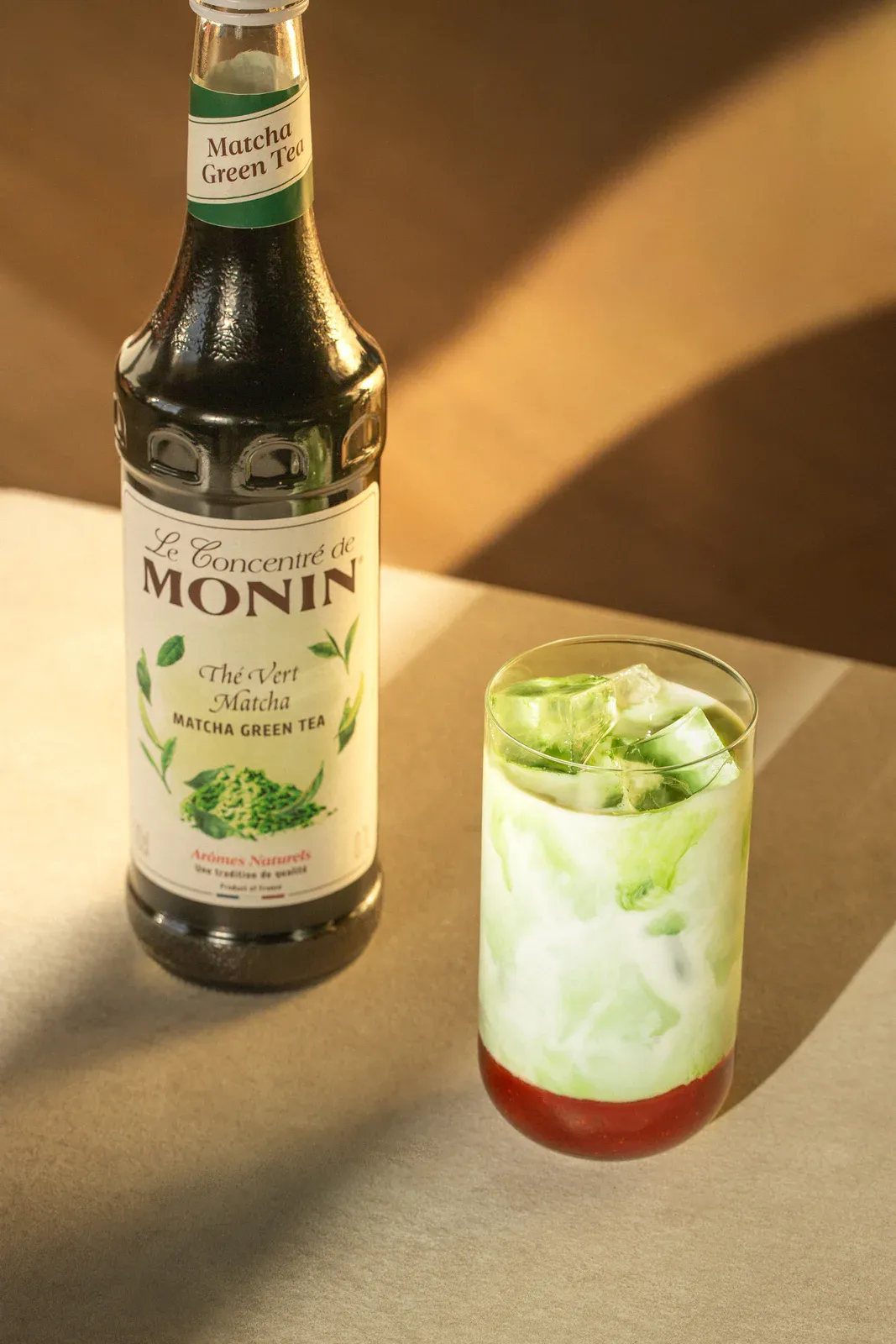 MONIN Matcha s ledovým matcha nápojem