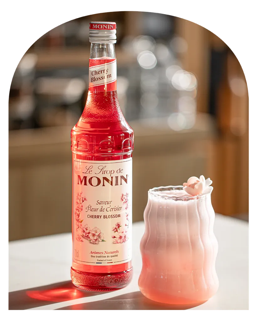 MONIN Sakura a hotový nápoj